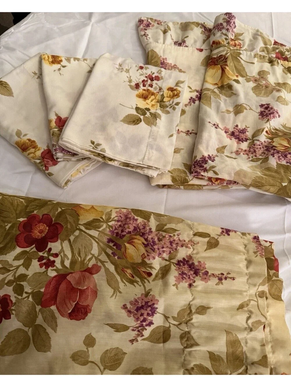Traditional Country Cottage Floral Pattern 1 Valance & 5 Pillowcases